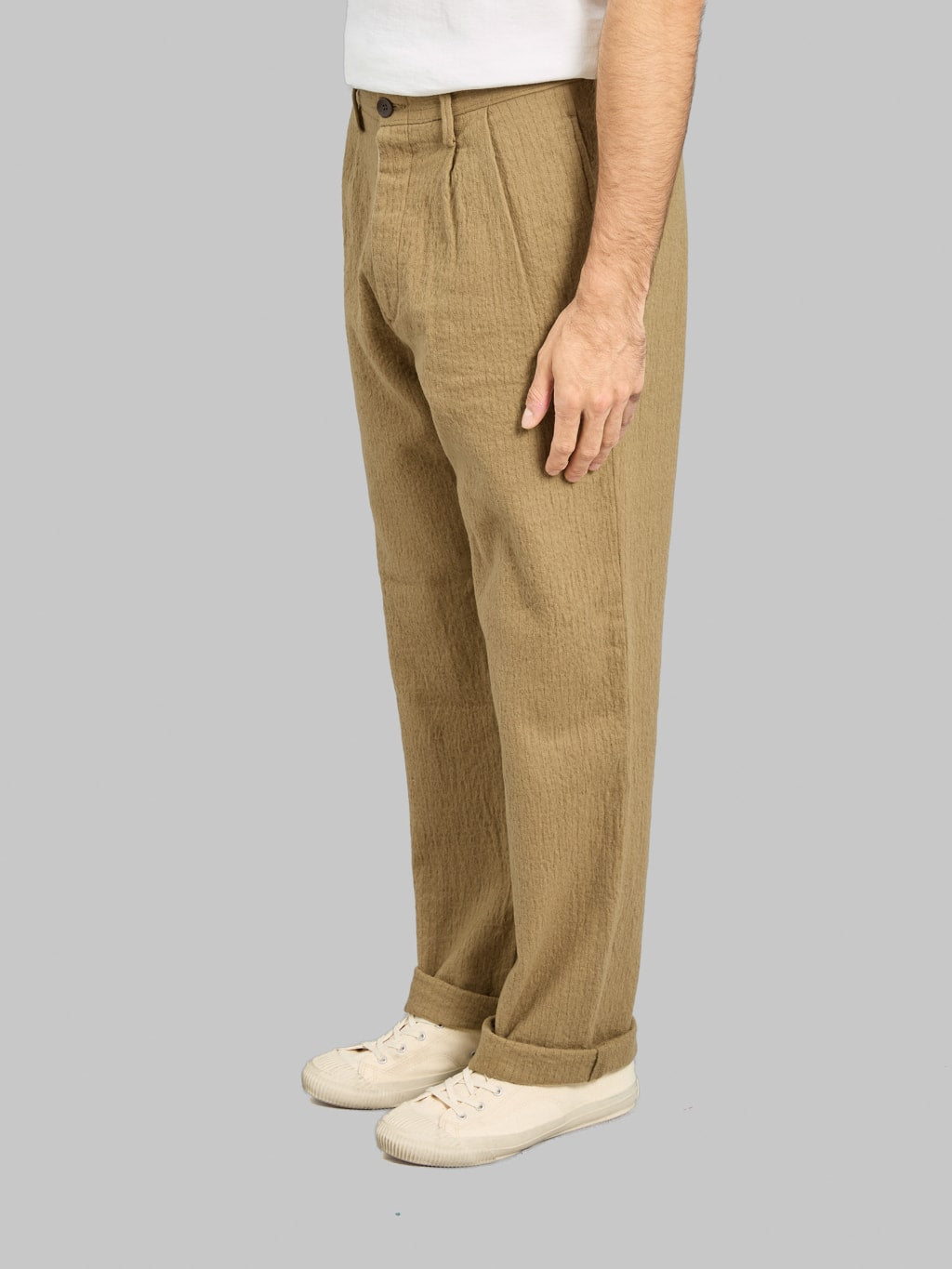 Seuvas C/W Tapered 2-Tuck Trousers Khaki