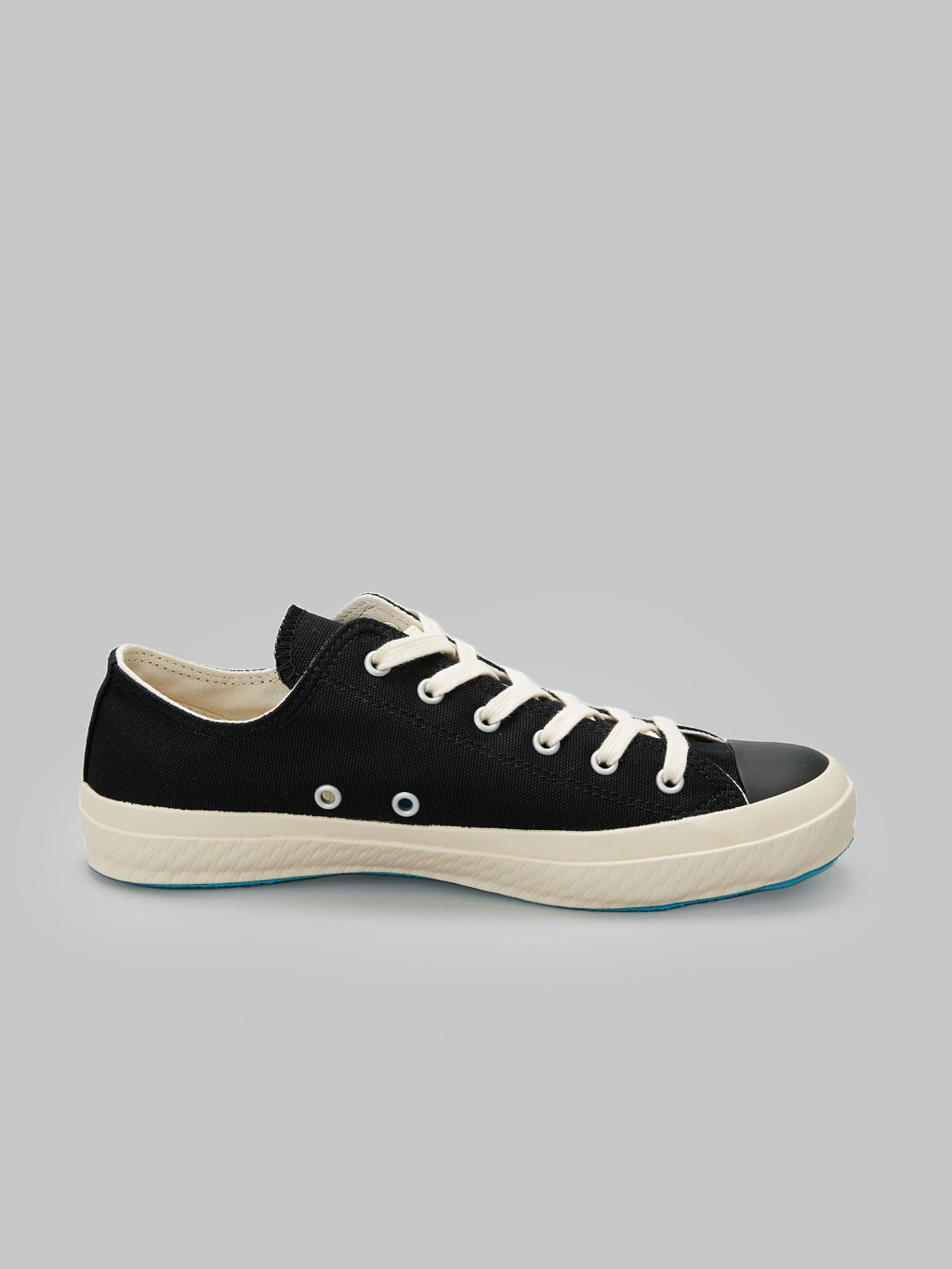 Shoes like pottery low sneaker black ventilation side holes