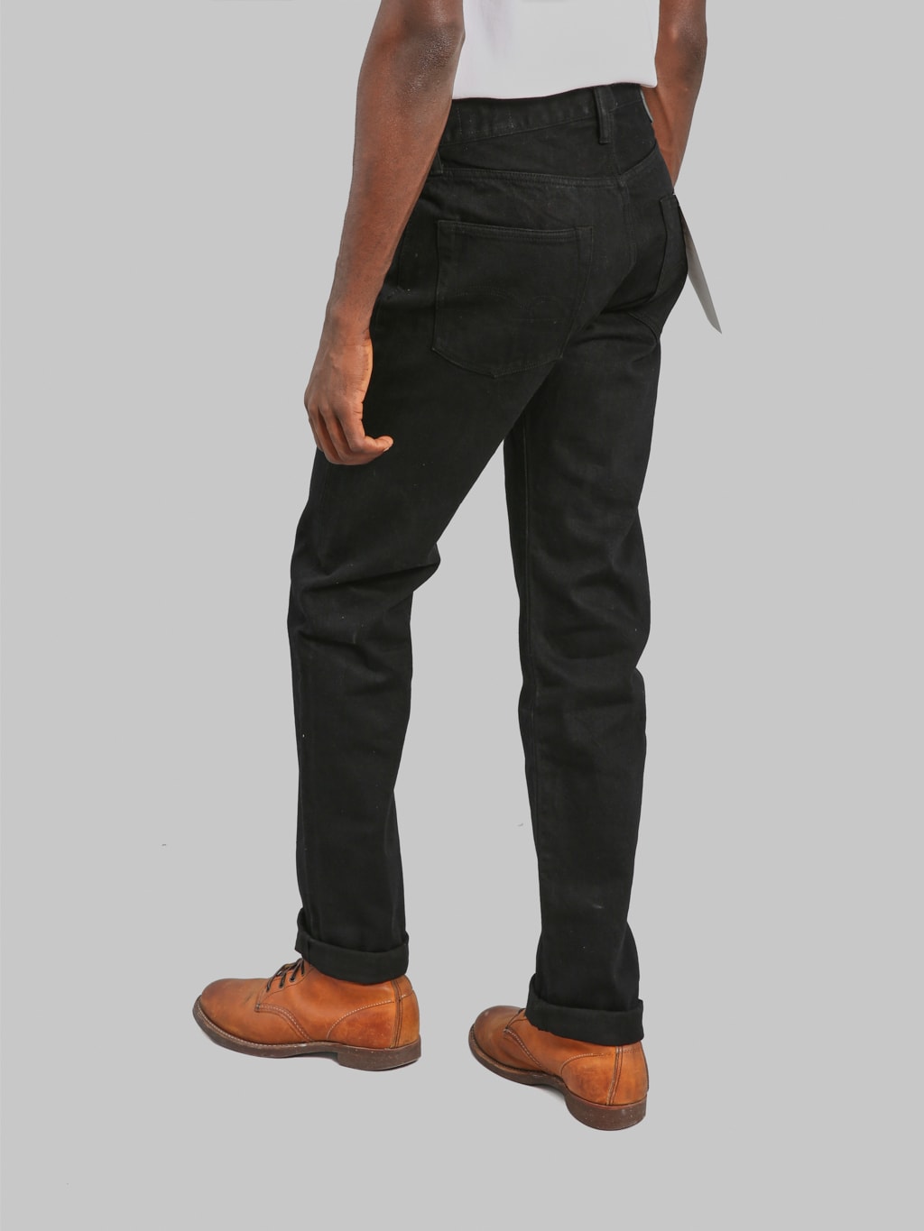 Studio DArtisan D1899 Kyoto Super Black Dyed Relaxed Tapered Jeans fitting