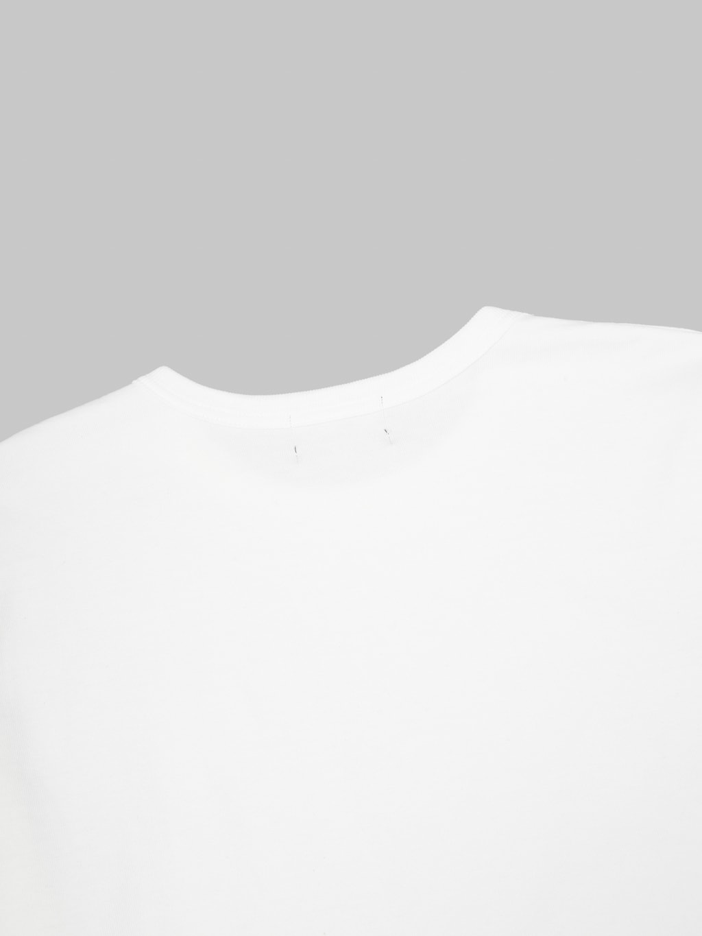 Studio DArtisan 8186 Suvin Gold Long Sleeve TShirt White back collar