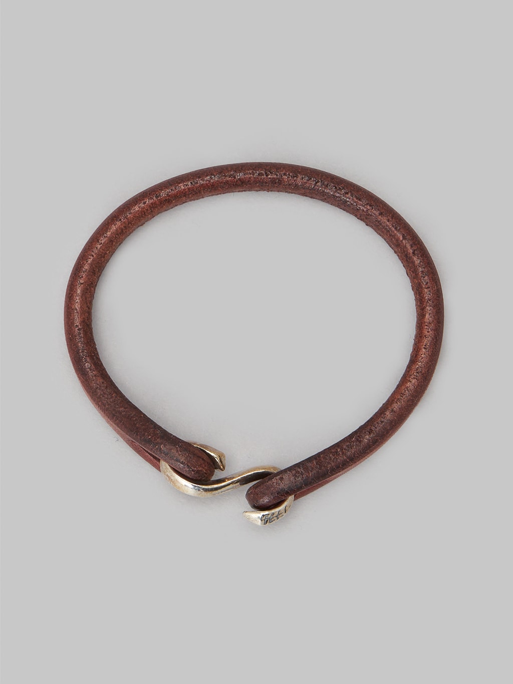 the flat head leather and silver single bracelet brown made in japan