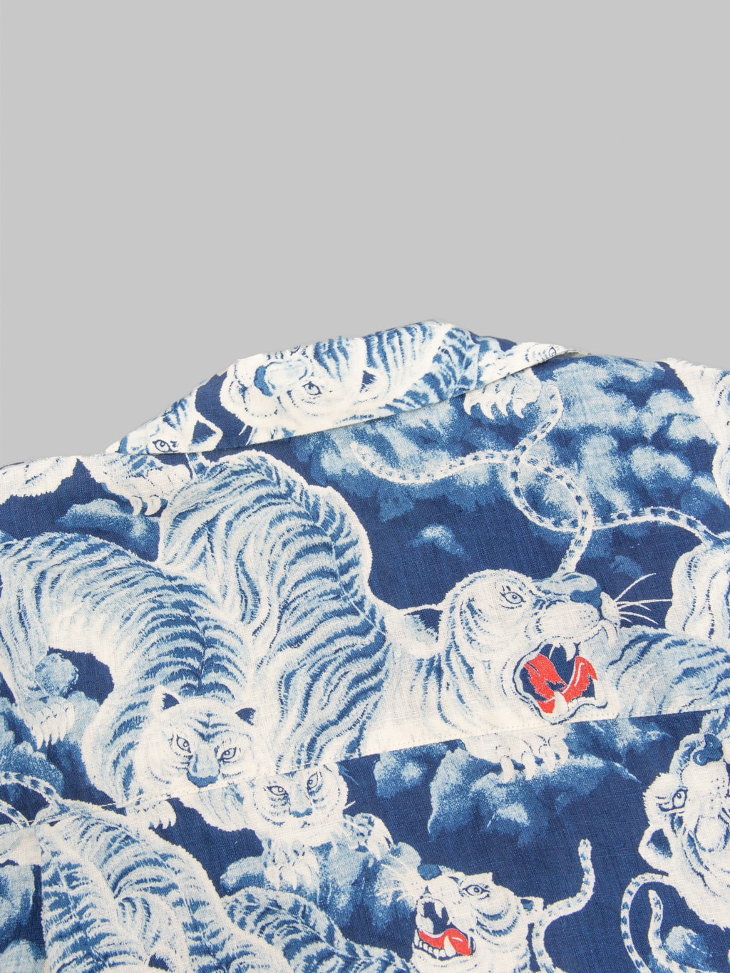 The Flat Head Hyaku Tora Hundred Tigers Linen Shirt Blue back collar