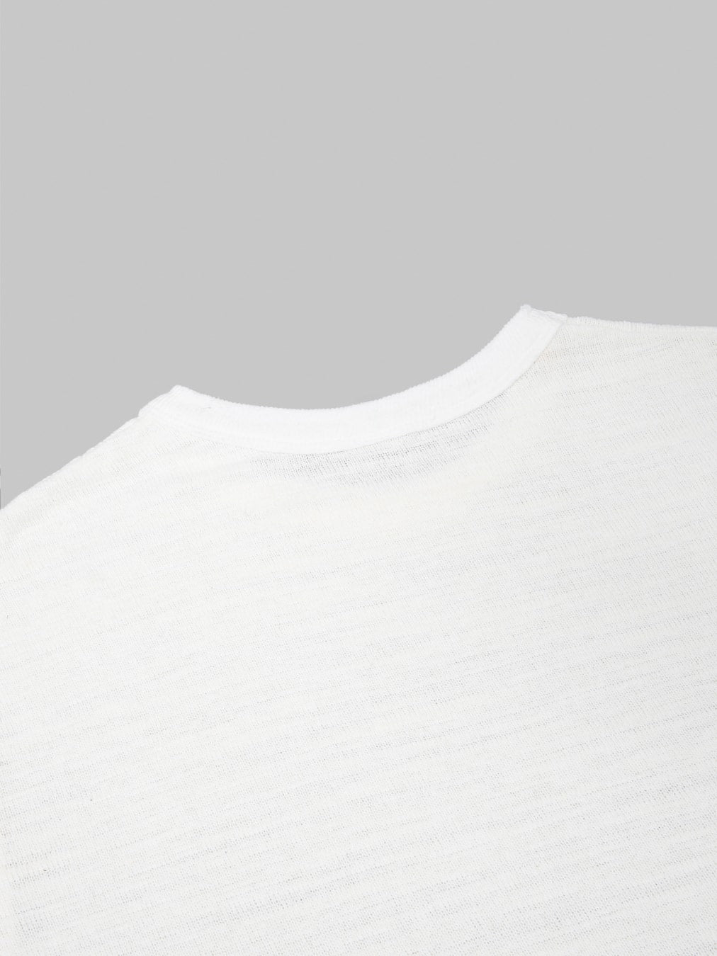 UES 100 Linen Short Sleeve TShirt White back collar