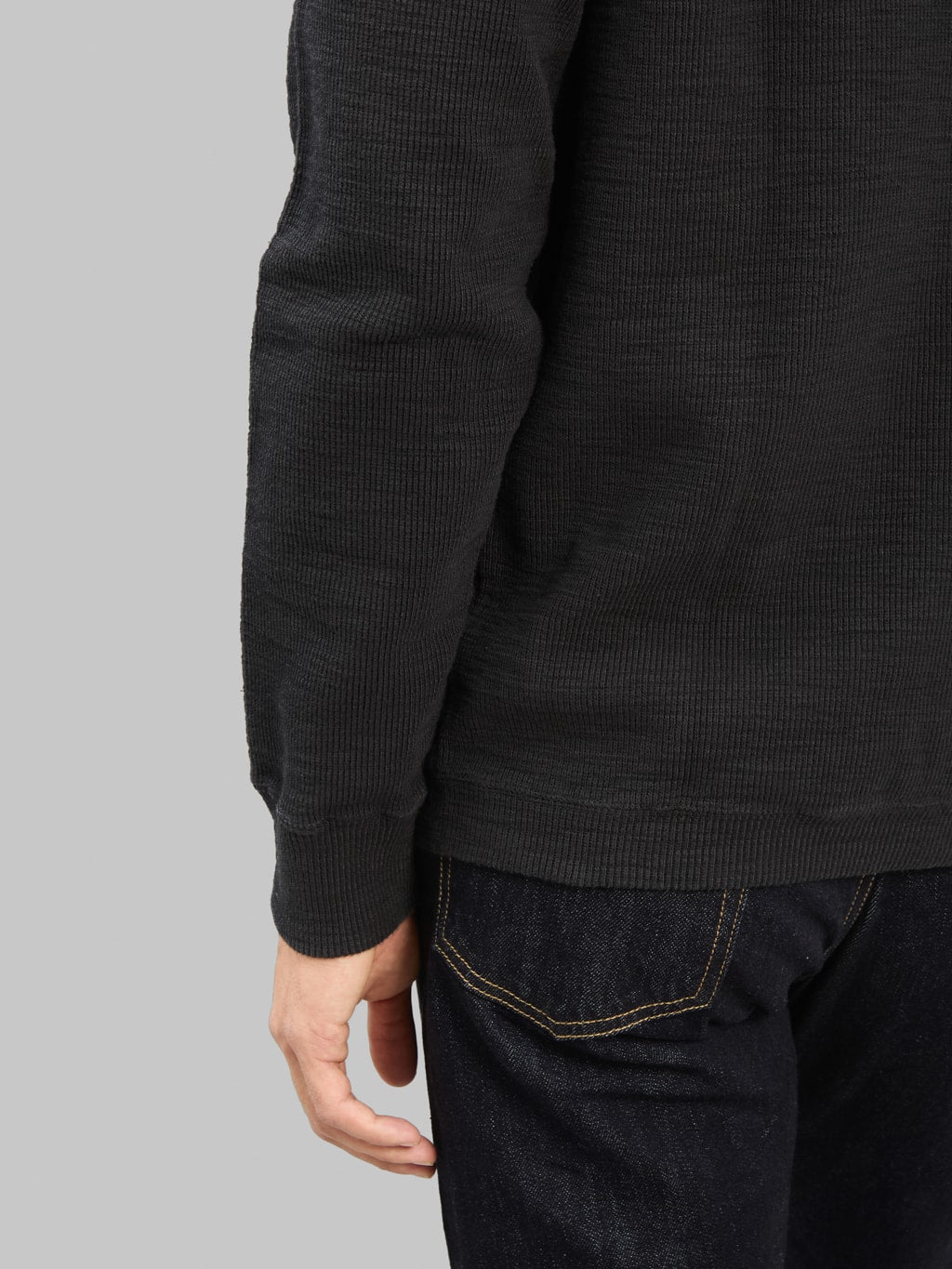 UES Single Rib Cardigan Black cuff