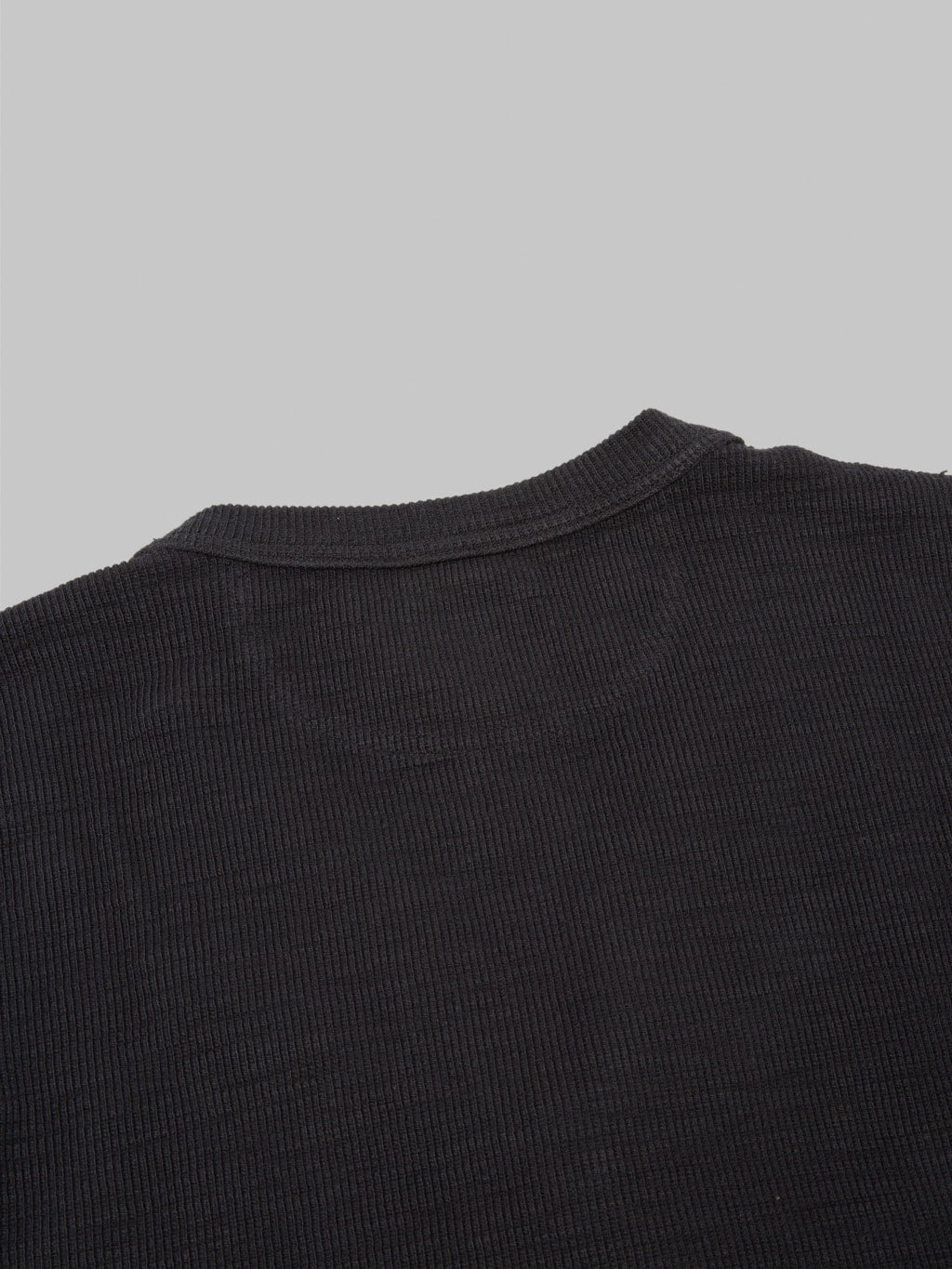 UES Single Rib Cardigan Black bak collar