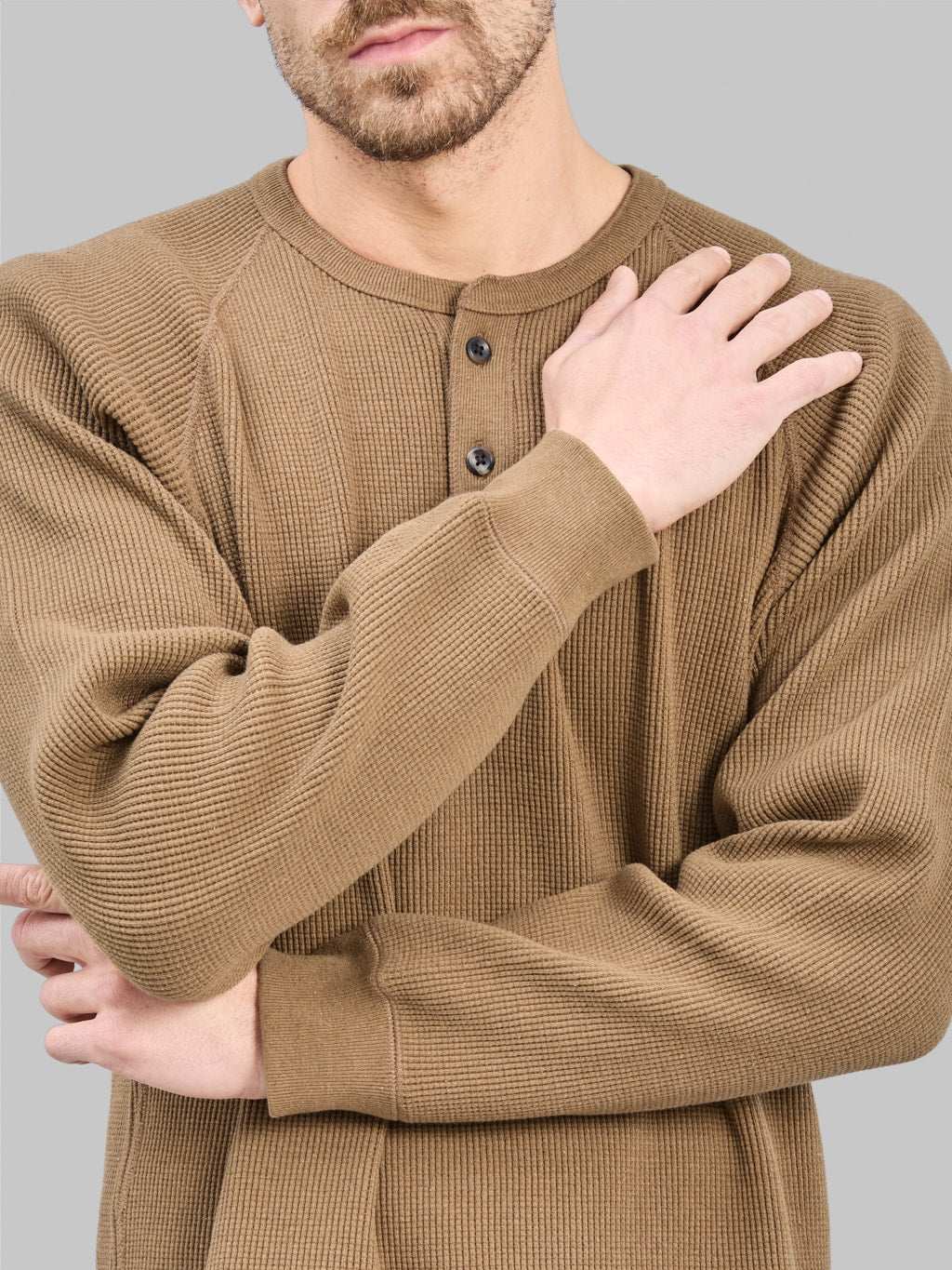 Wonder Looper Iron Mordant Foxfibre Heavyweight Waffle Henley Coyote 80 collar