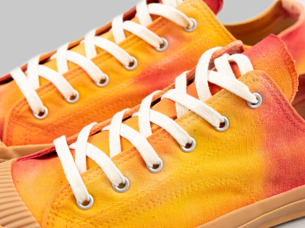 Pras Shellcap LowSneakers Mura uneven dye orange x gum laces