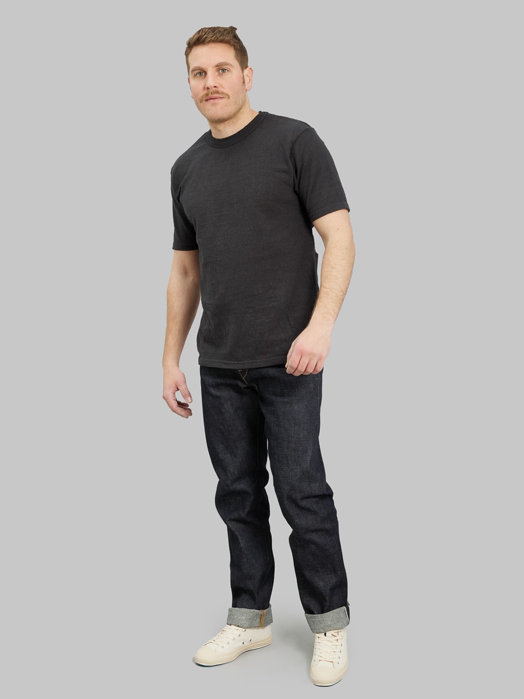 Stevenson Overall Carmel 220 Regular Tapered Jeans model front fit