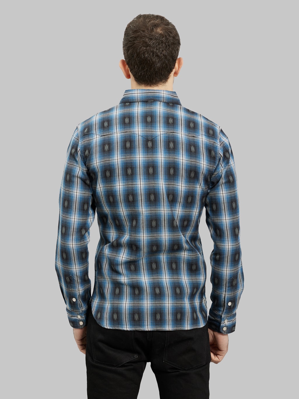 The Flat Head Native Check Western Shirt blue model back fit