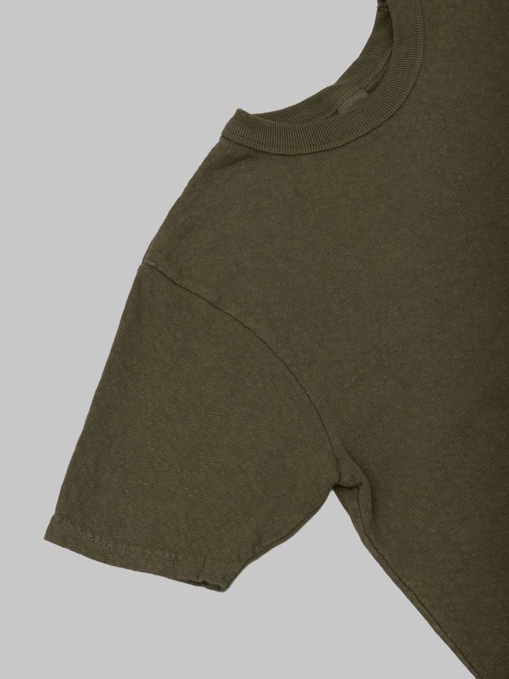UES No 8 Slub Nep Short Sleeve Tshirt Olive sleeve