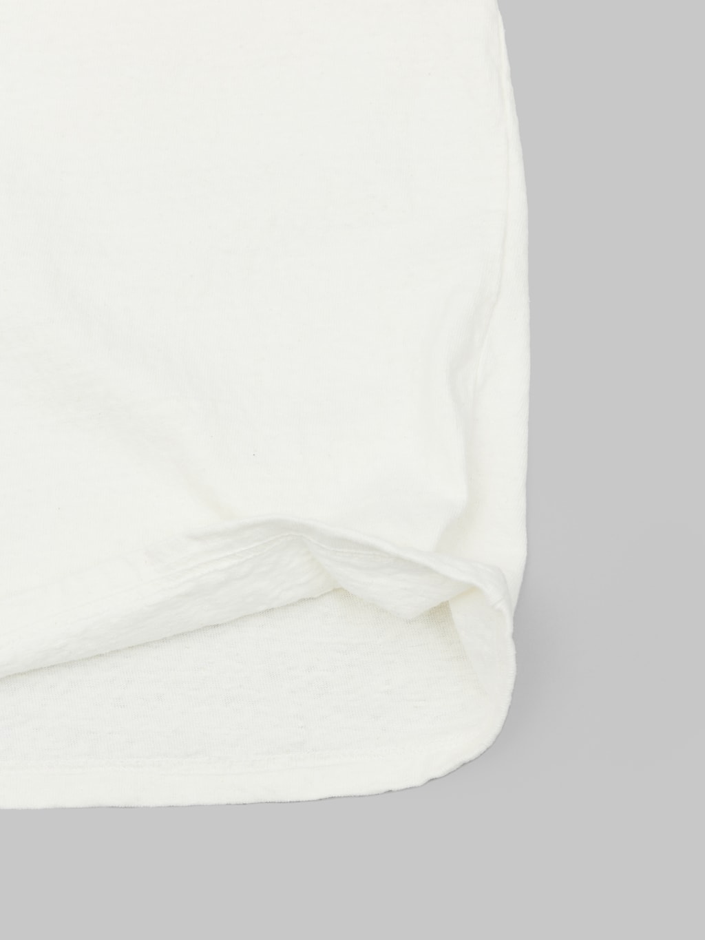 UES No 8 Slub Nep Short Sleeve Tshirt White hem interior