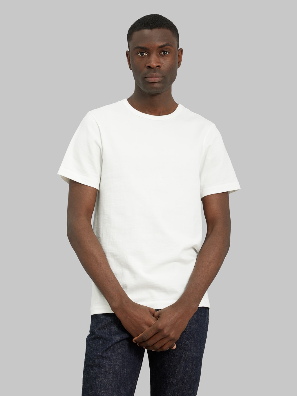 merz b schwanen 215 loopwheeled Tshirt classic white model front fit