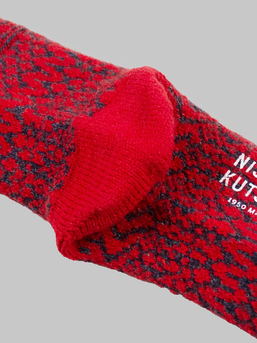 nishiguchi kutsushita oslo wool jacquard socks red heel