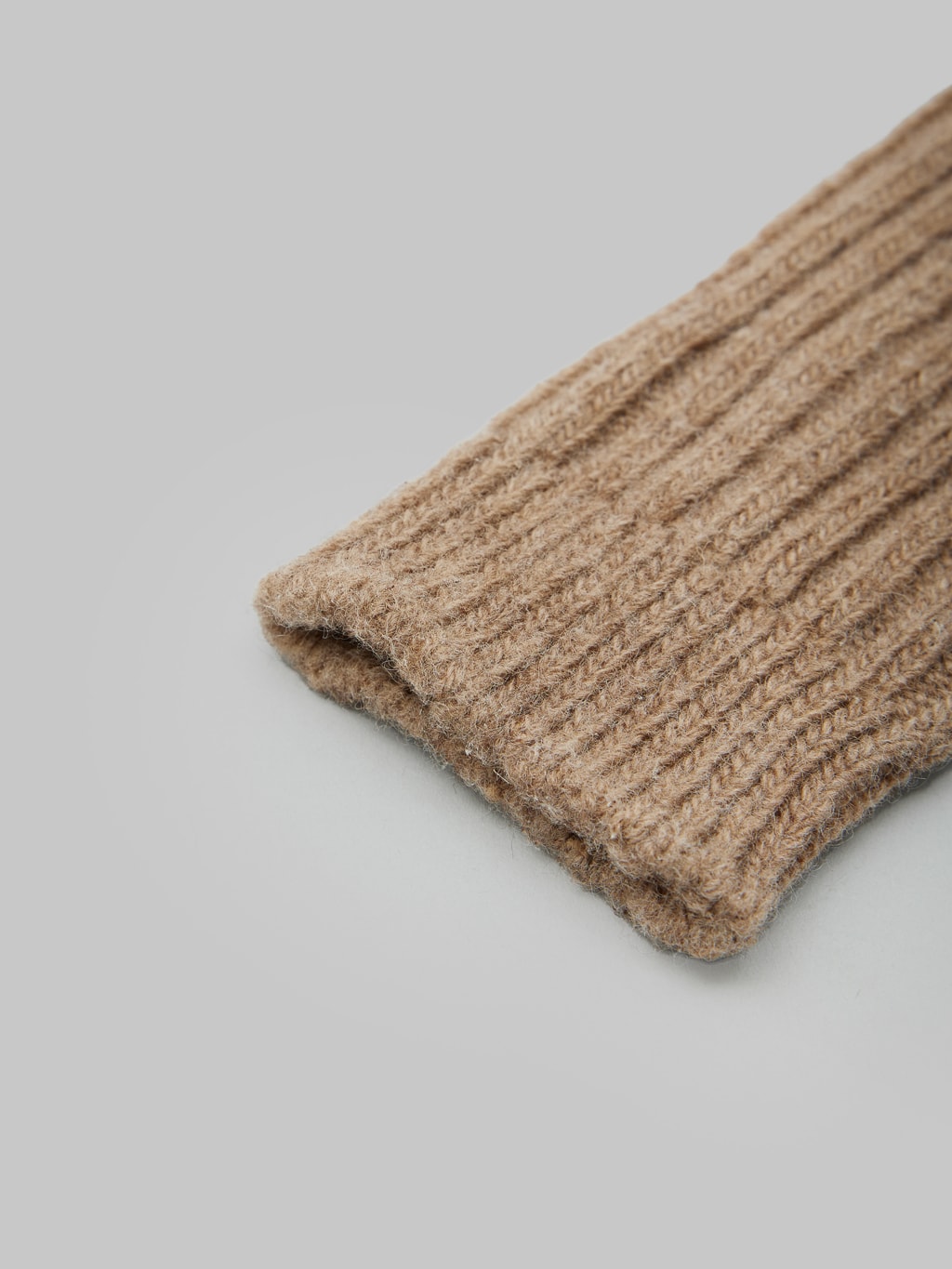 nishiguchi kutsushita praha wool ribbed socks beige elastic band