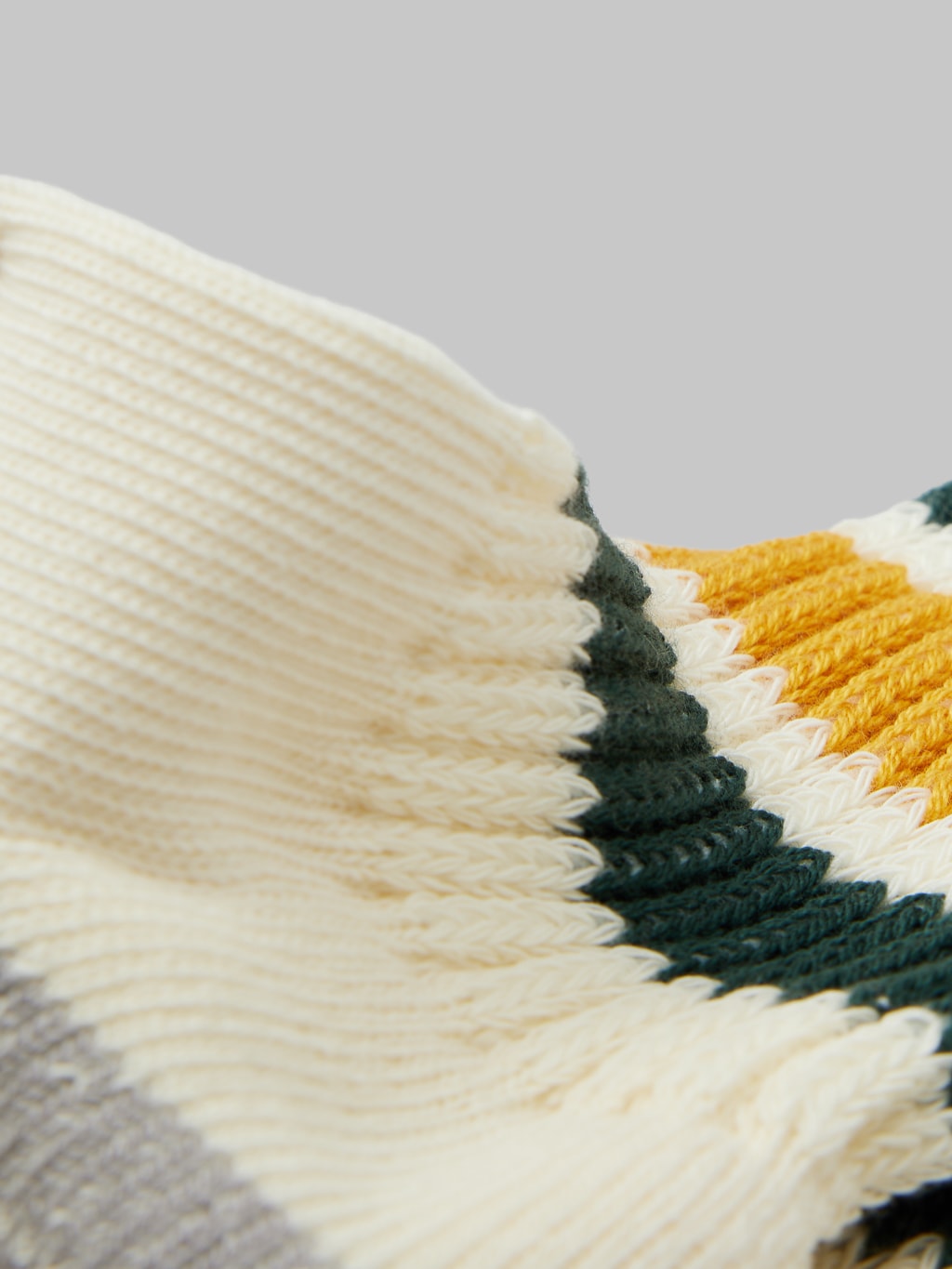 rototo coarse ribbed oldschool crew socks dark green yellow fabric