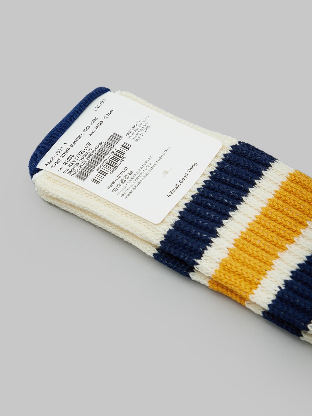 rototo coarse ribbed oldschool crew socks navy yellow back label details