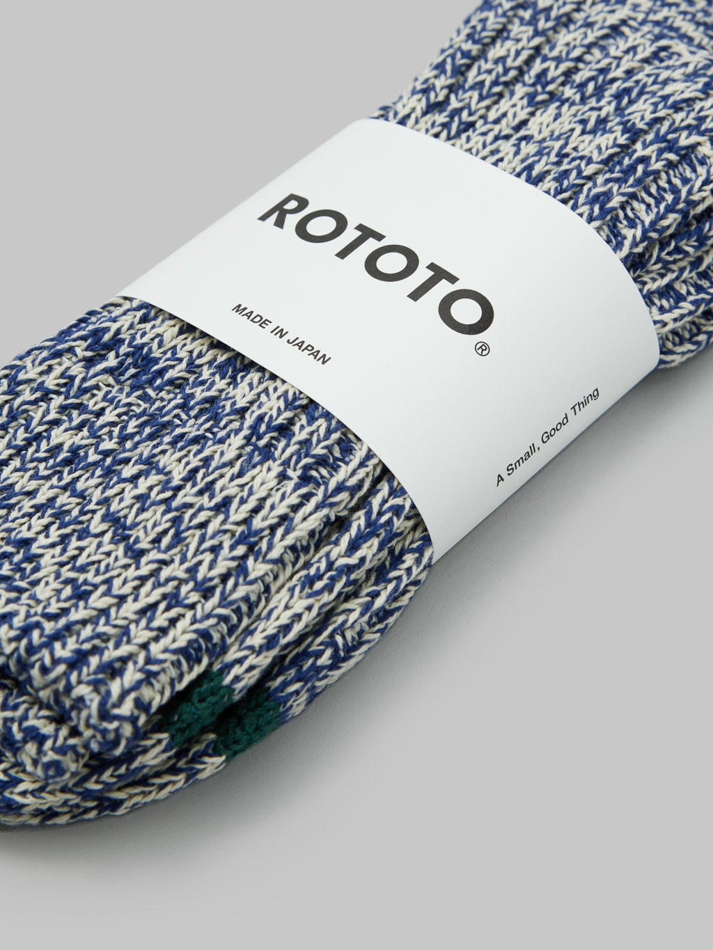 rototo recycle cotton ribbed crew socks blue ivory brand label