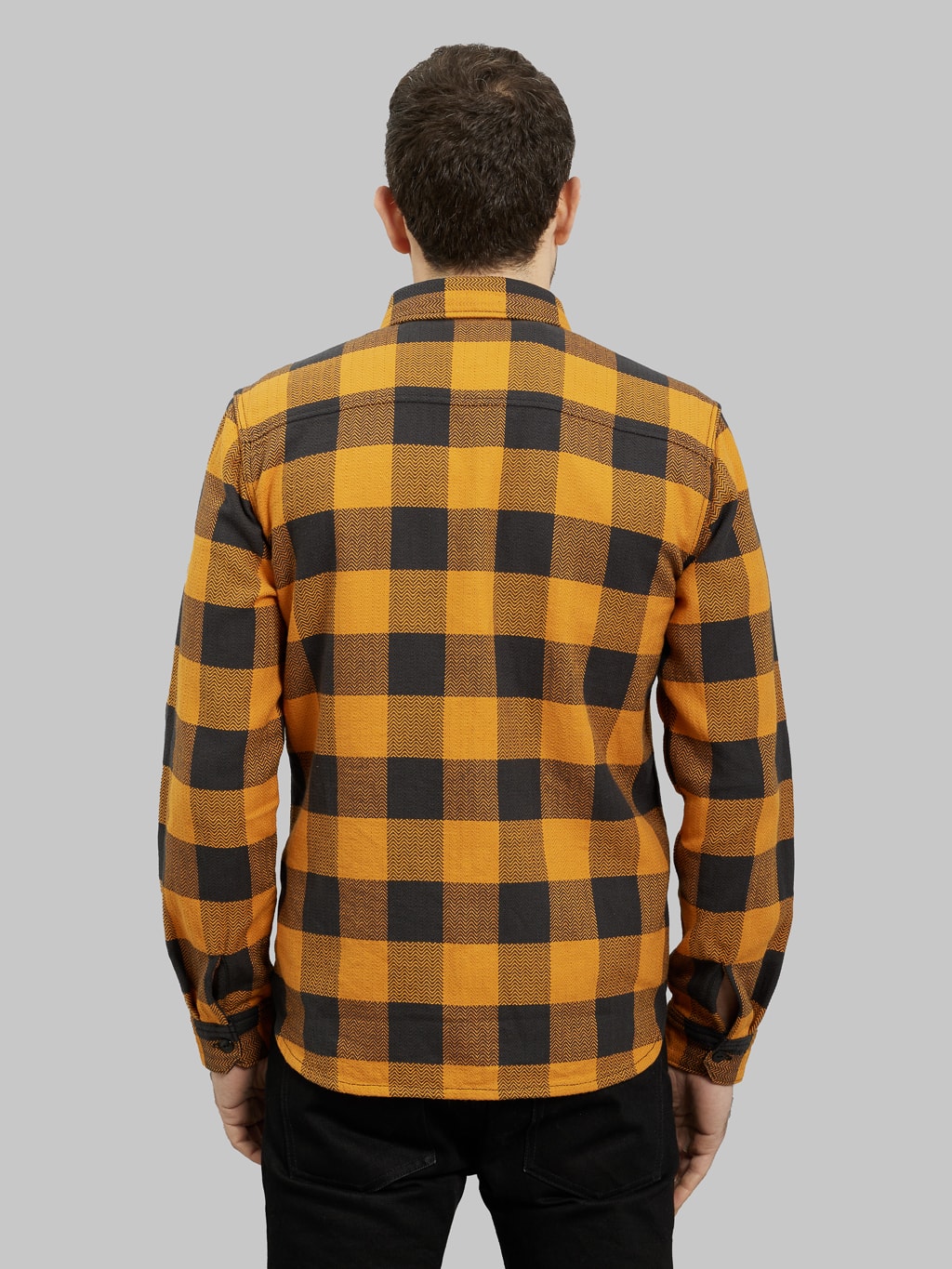 the flat head block check flannel shirt black orange model back fit