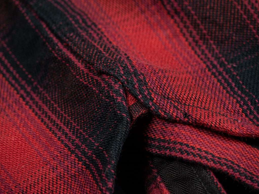 The flat head flannel shirt red work gusset detail