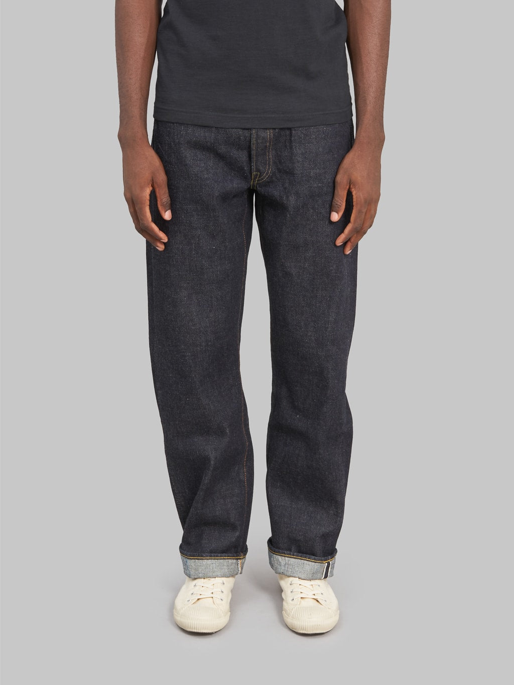 Fullcount 1101XXW regular Straight selvedge Jeans front fit