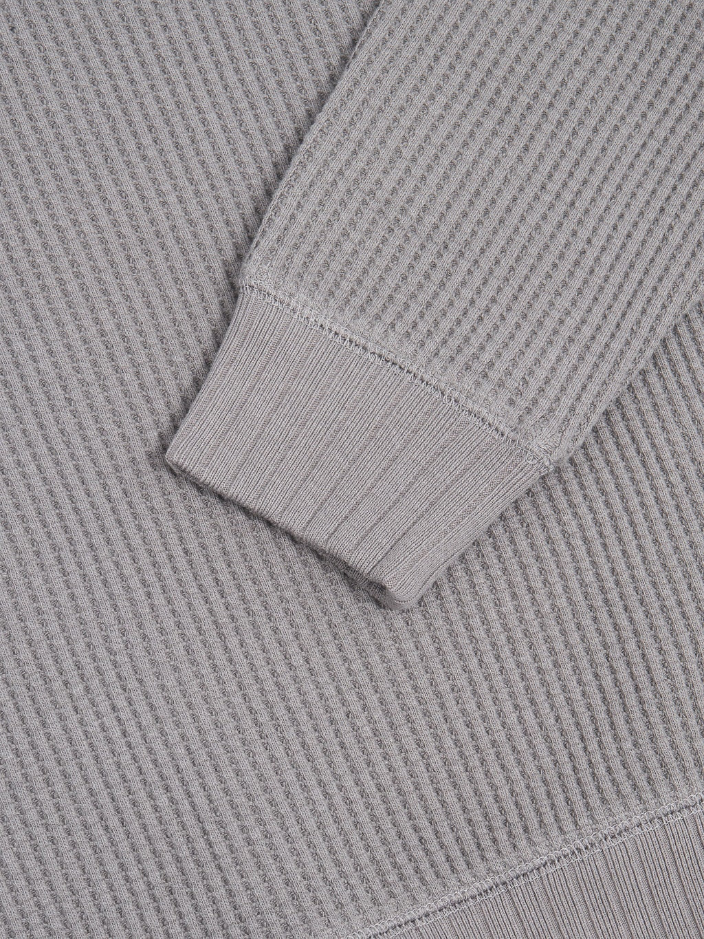 Jackman Waffle Midneck Sweater Iron Grey cuff cotton detail
