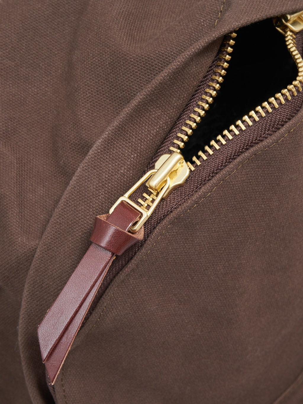 Kobashi Studio Standard Backpack Brown zip closeup