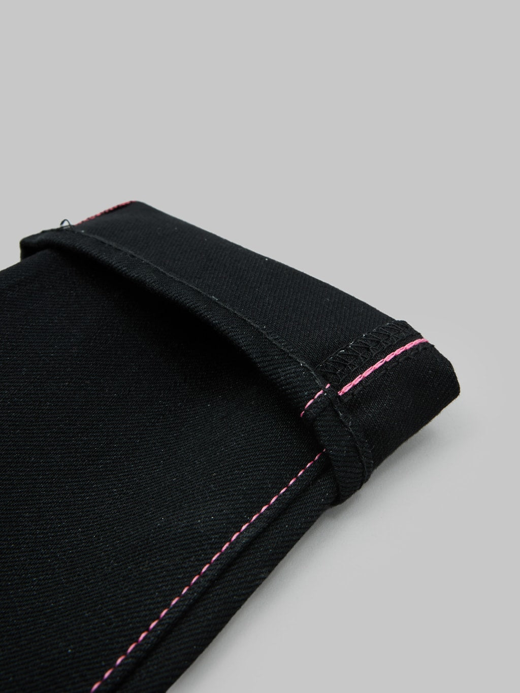 Momotaro 0605 B Black x Black Natural Tapered Jeans pink inseam