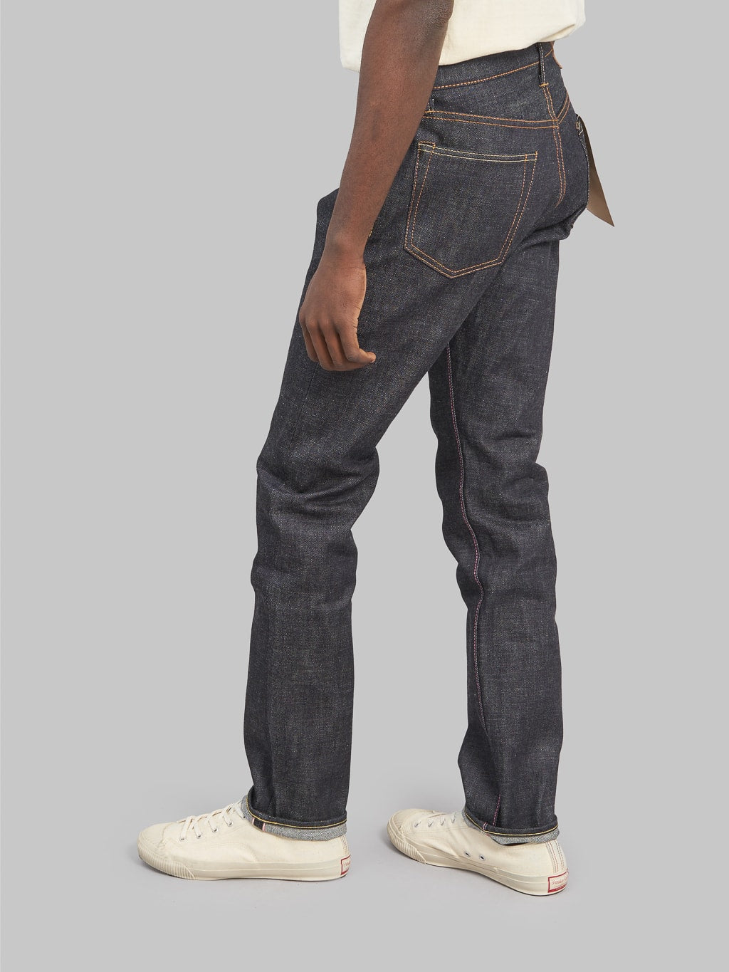 Momotaro 0605V Natural Tapered Jeans style