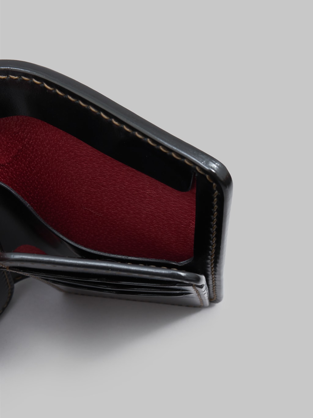 The Flat Head Handsewn Shinki Cordovan Mid Length Wallet Black  bill slot