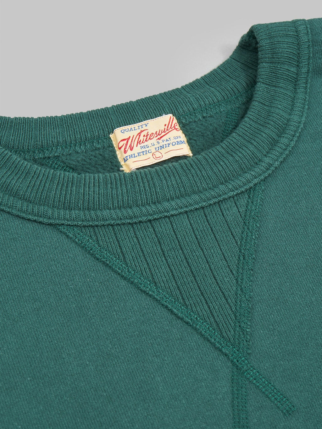 Whitesville Loopwheel Sweatshirt Green collar details