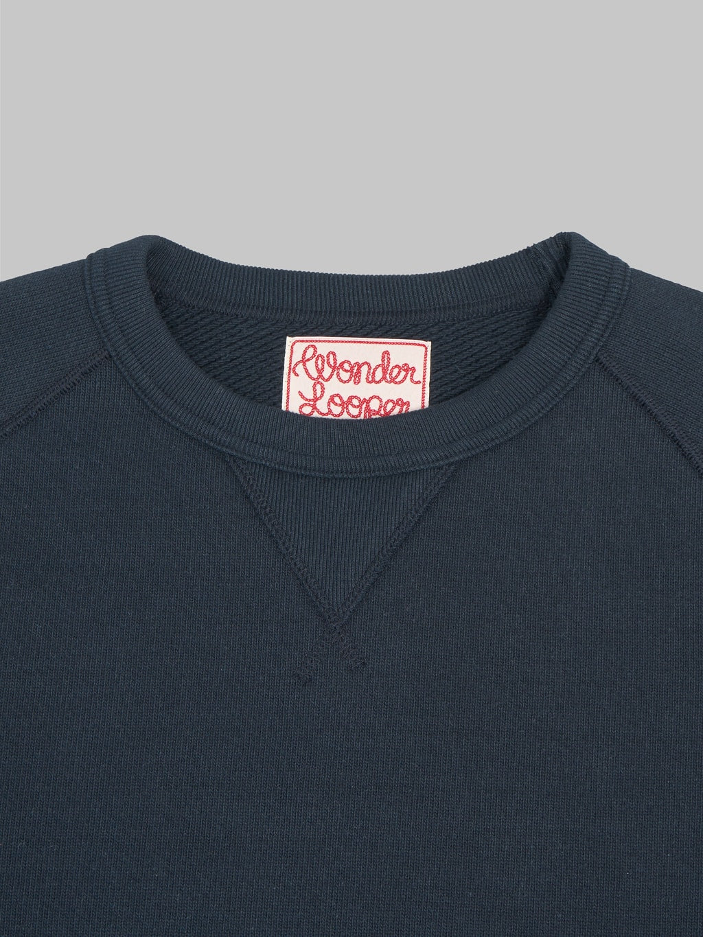 Wonder Looper Pullover Crewneck Double Heavyweight French Terry navy collar closeup
