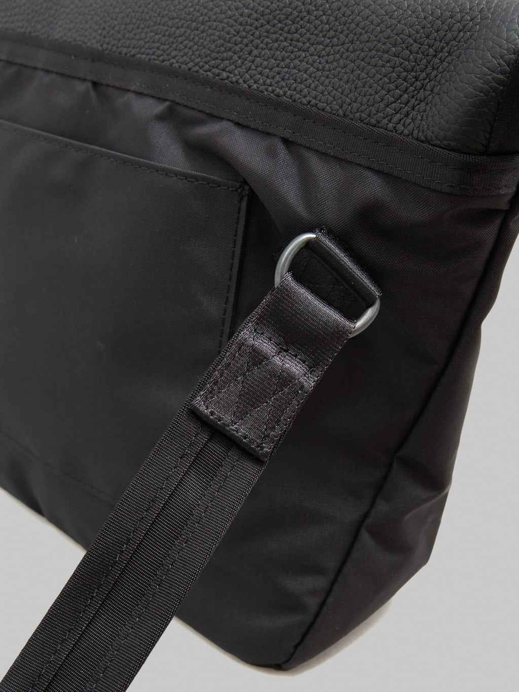 Attractions Black Waist ＆ Shoulder