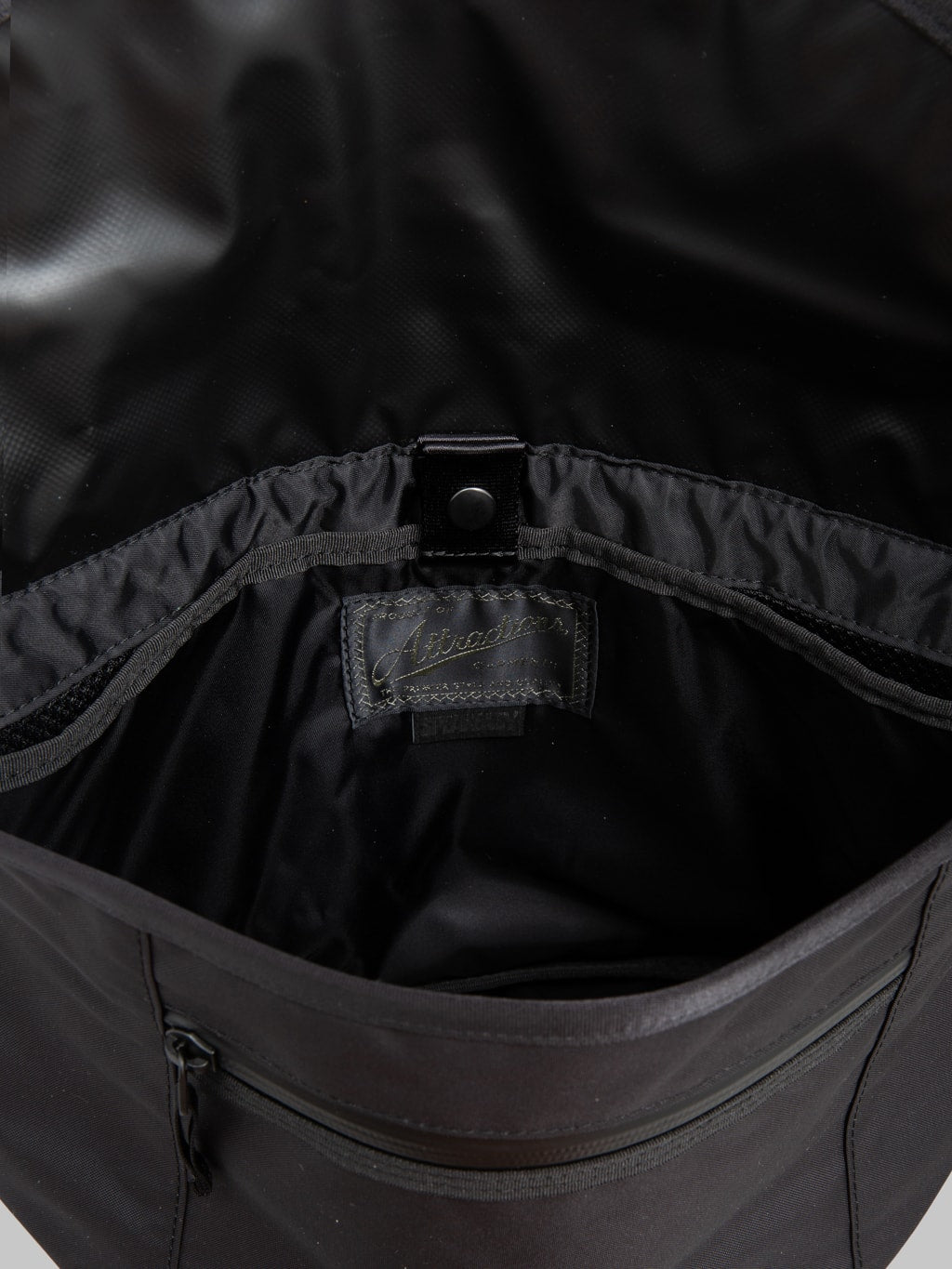 Attractions Black Waist ＆ Shoulder