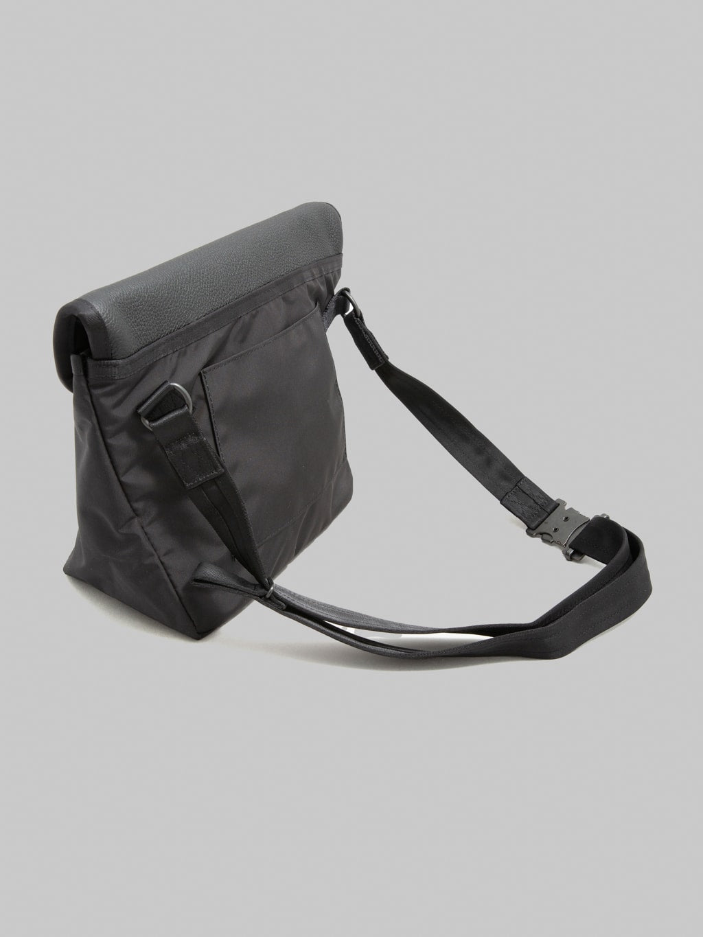 Attractions Black Waist ＆ Shoulder