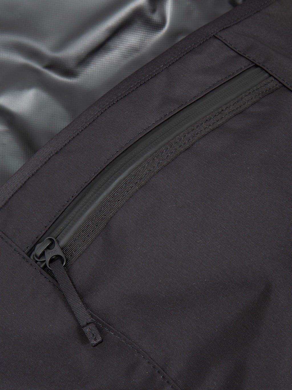 Attractions Black Waist ＆ Shoulder