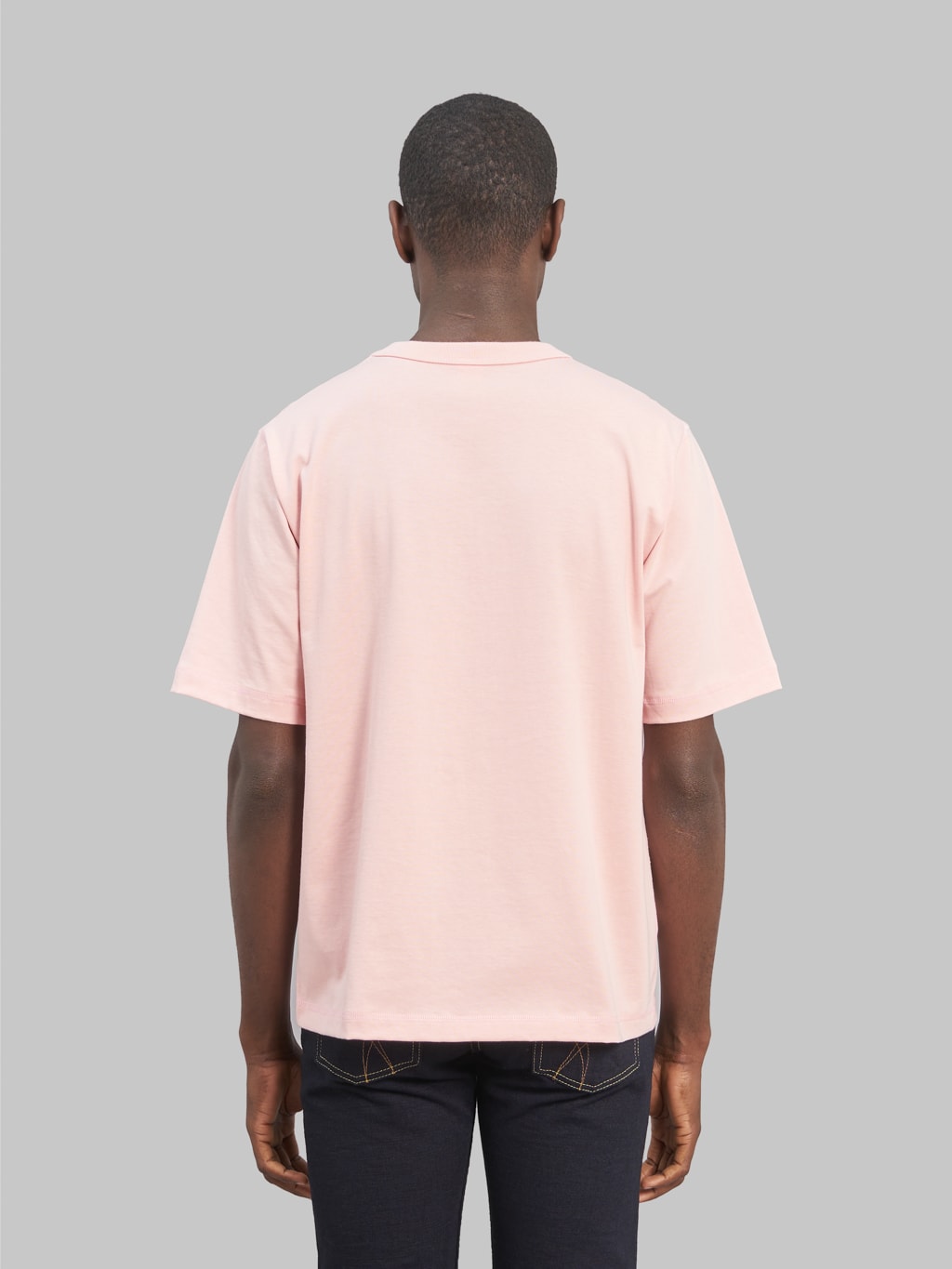 jackman grace tshirt baby pink model  back fit