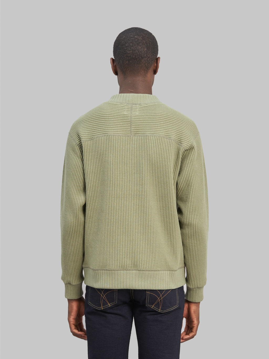 jackman waffle midneck sweater olive model back fit