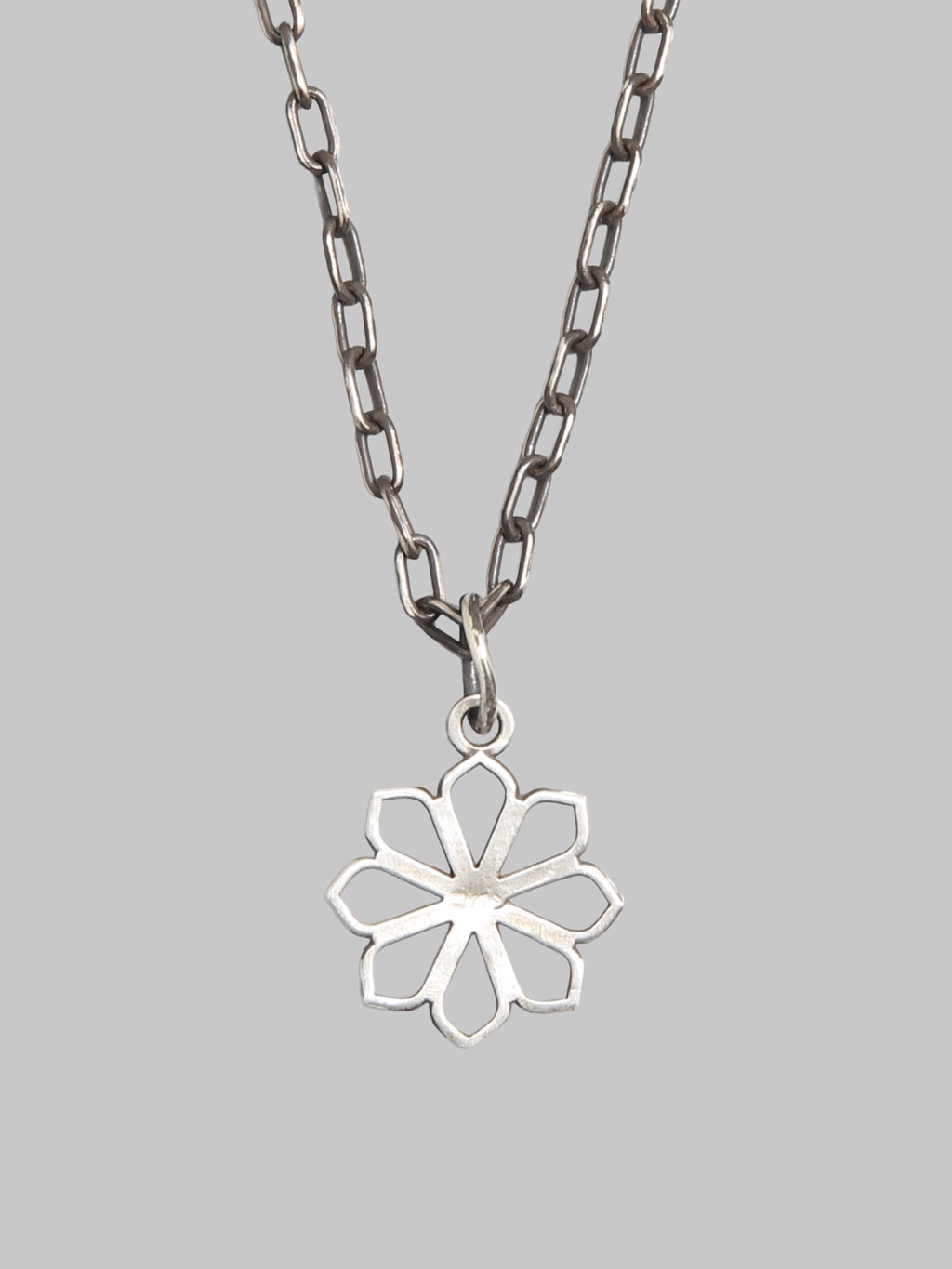 Kobashi Studio Yatsu Giku Shippo Charm Medium Kuro Black back