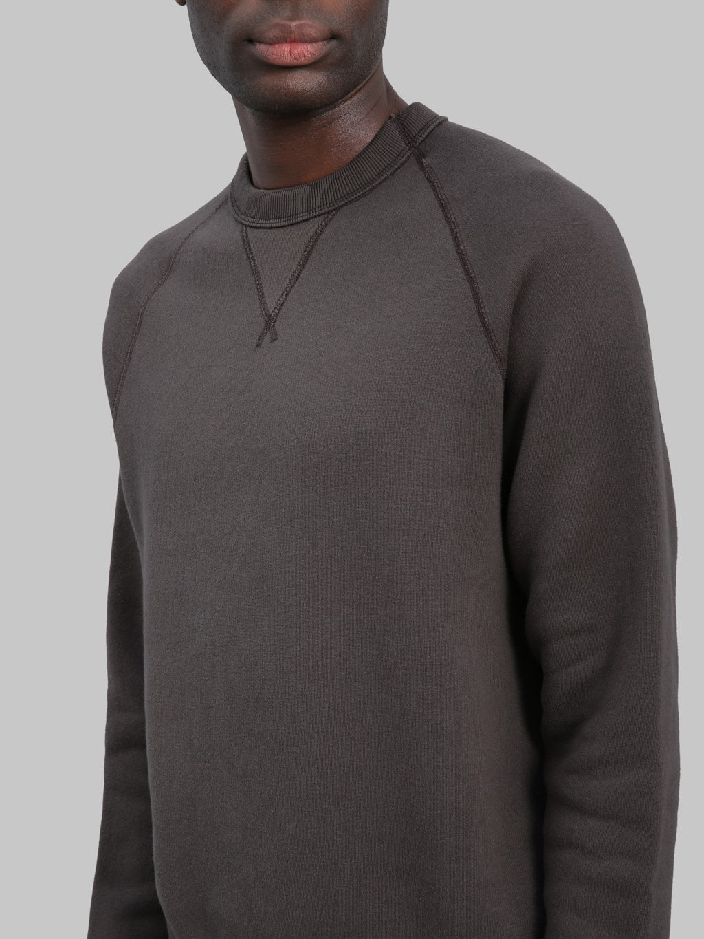 Loop & Weft Super Fluffy Knit Raglan V-Gusset Crewneck Sweatshirt Classic Black - Redcast Heritage Co.