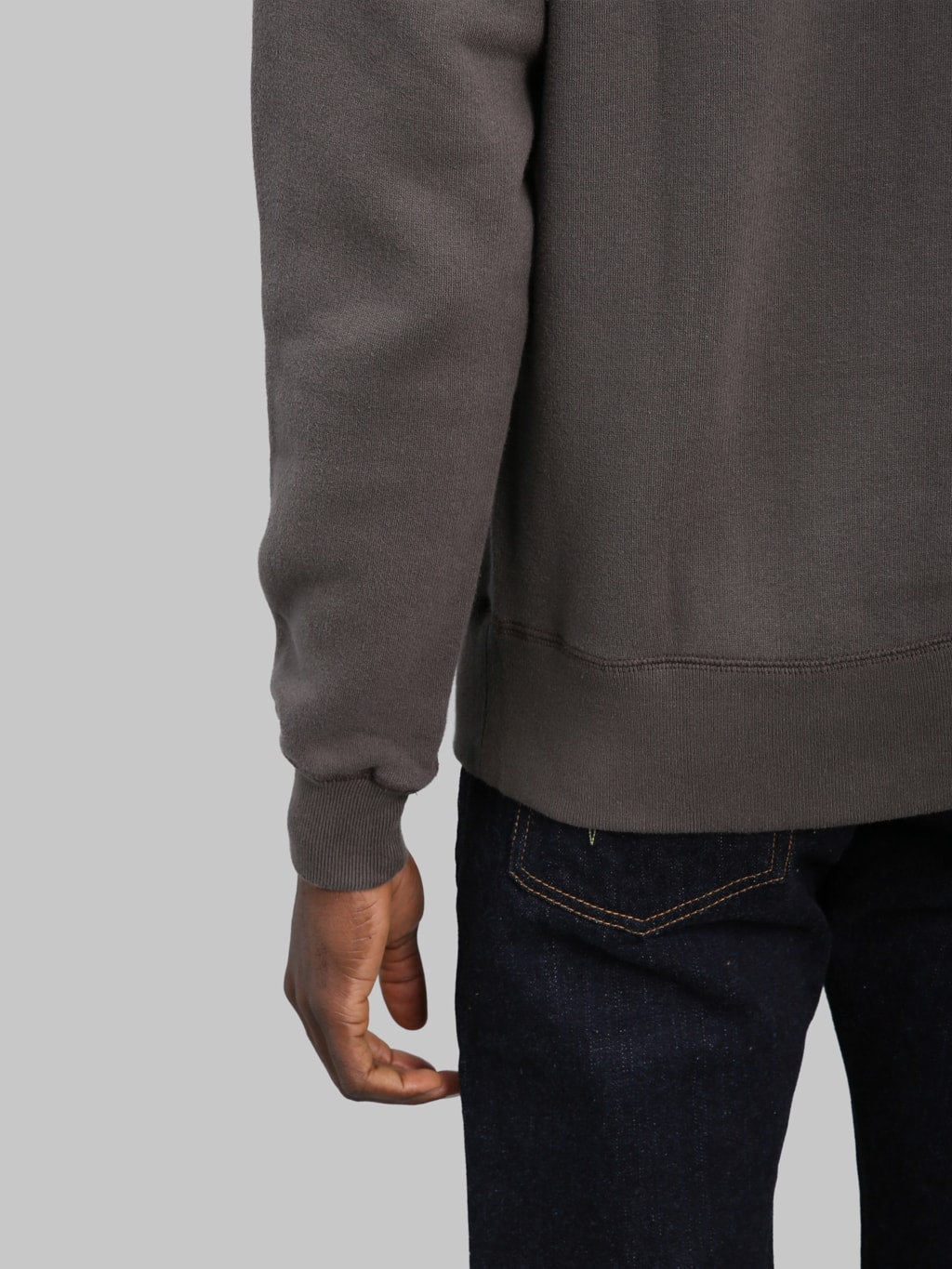 Loop & Weft Super Fluffy Knit Raglan V-Gusset Crewneck Sweatshirt Classic Black - Redcast Heritage Co.