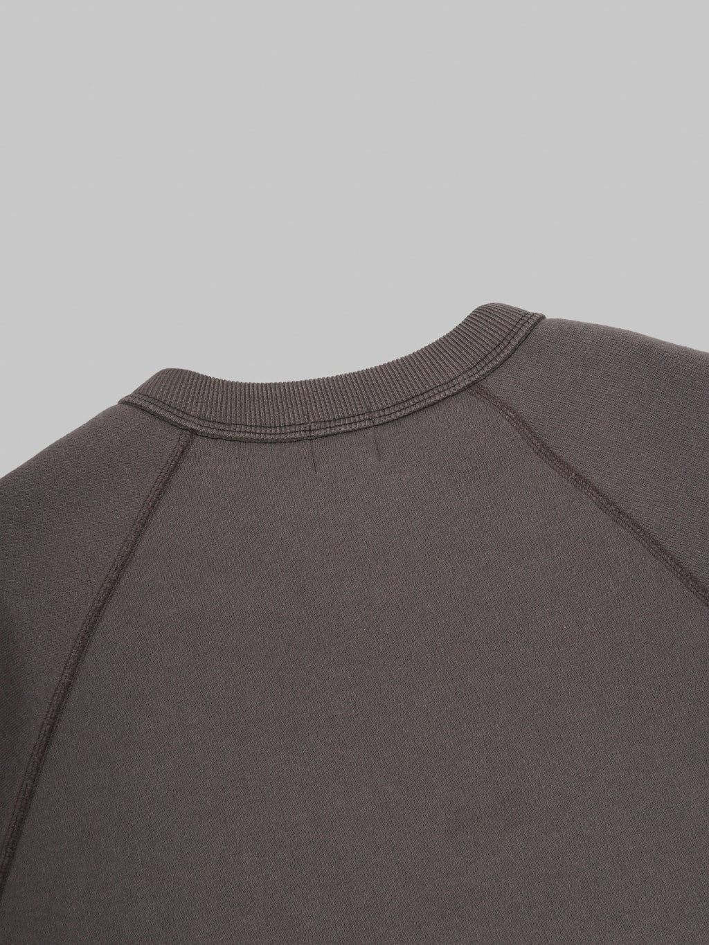 Loop & Weft Super Fluffy Knit Raglan V-Gusset Crewneck Sweatshirt Classic Black - Redcast Heritage Co.