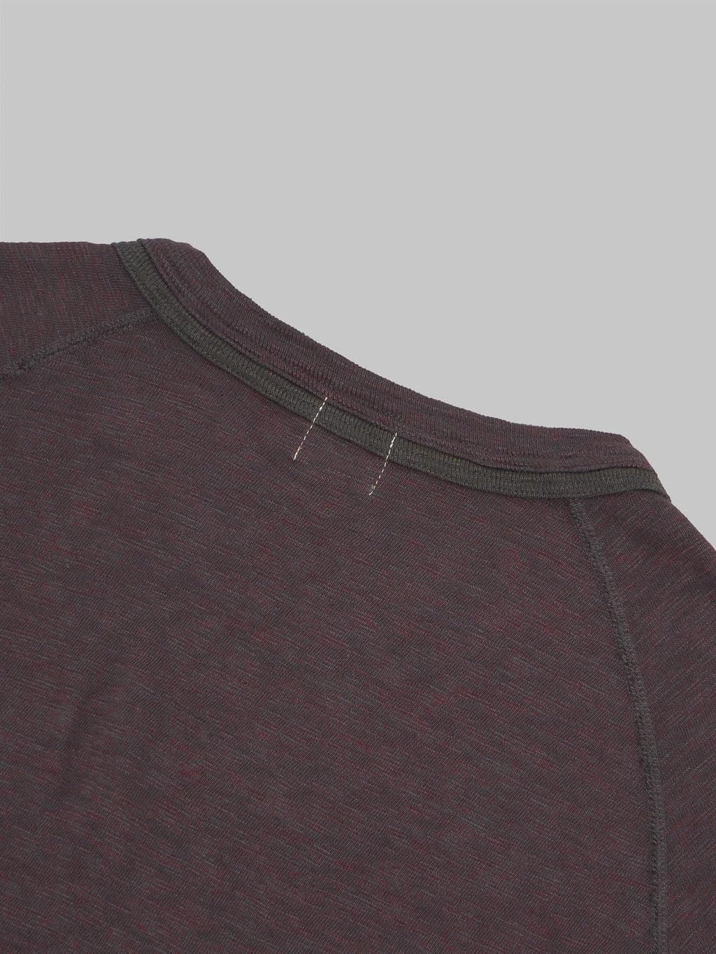loop and weft double binder neck heather slub knit tshirt black stitching