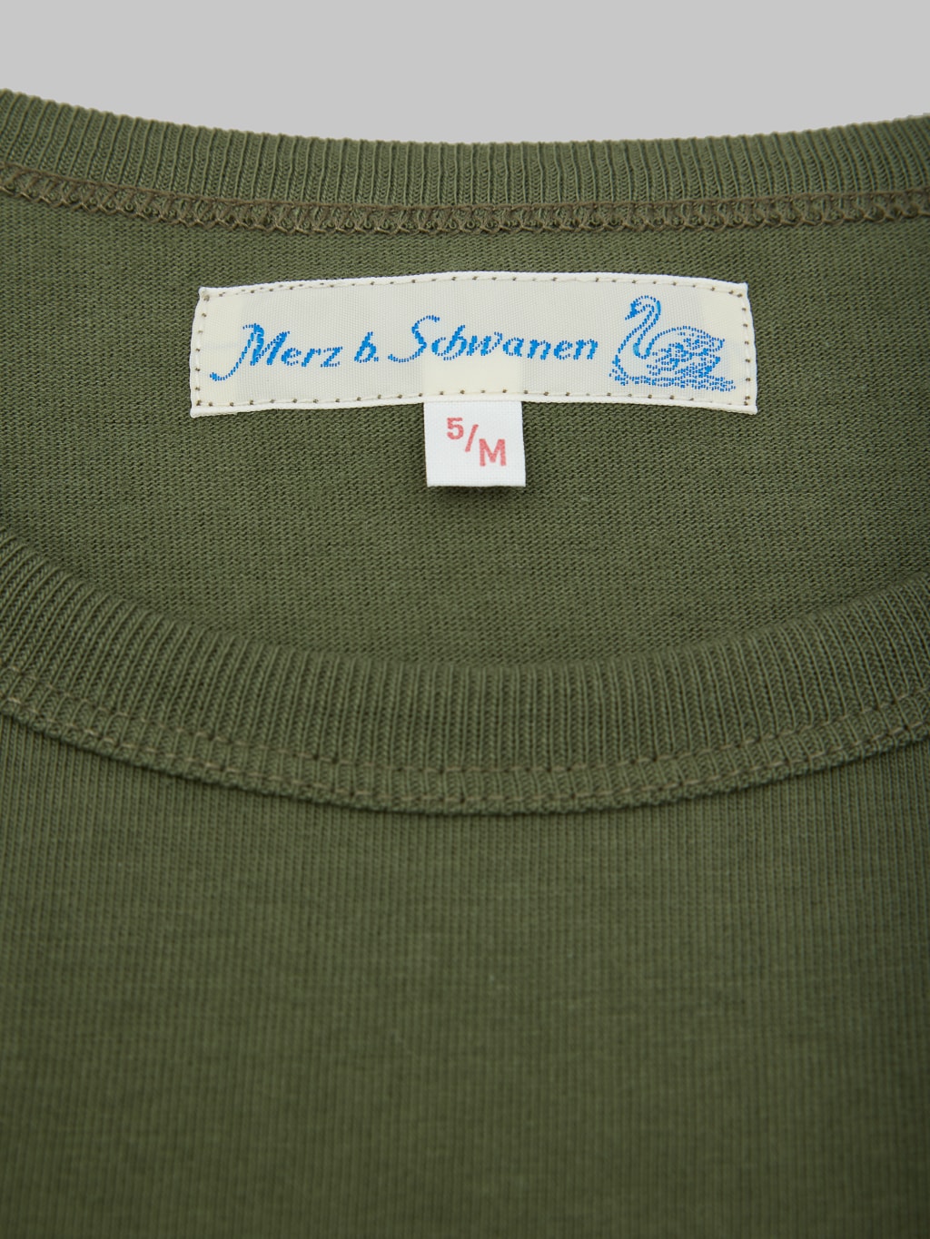merz b schwanen 215 heavyweight loopwheeled Tshirt classic olive  size label