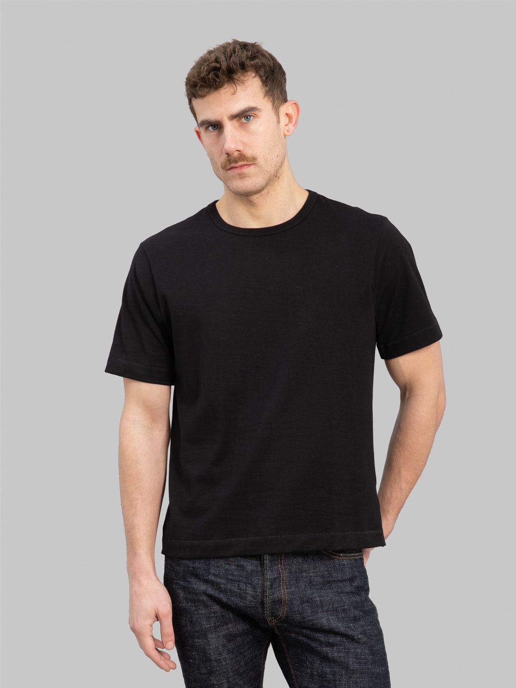 Merz b. Schwanen 2M15C Sturdy Jersey 6.8oz Crewneck Cropped Classic Fit T-Shirt Deep Black