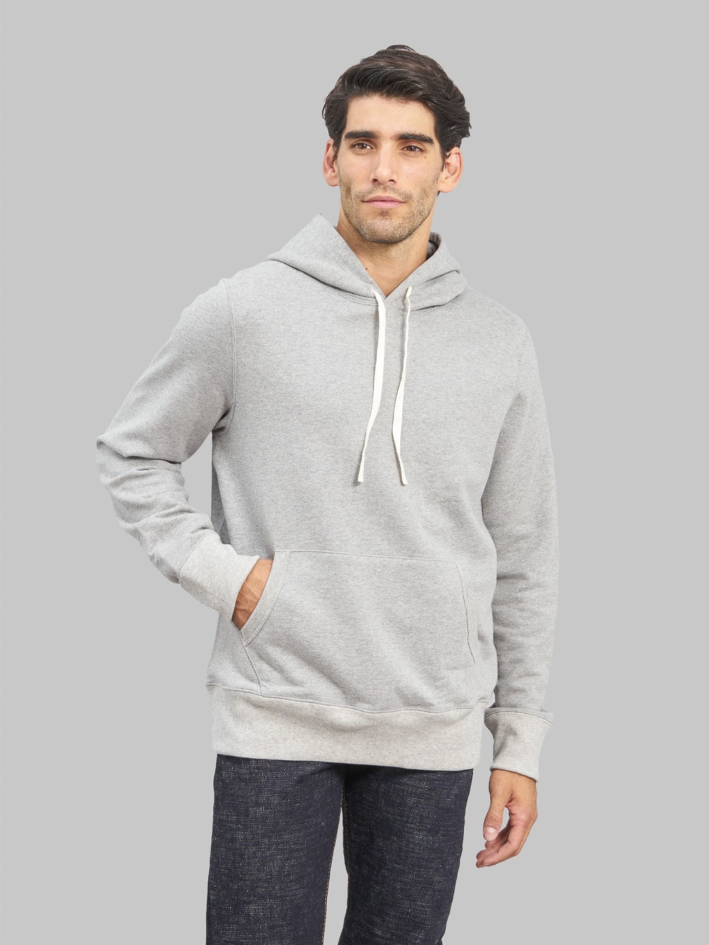 Merz b schwanen loopwheeled hoodie grey model front fit