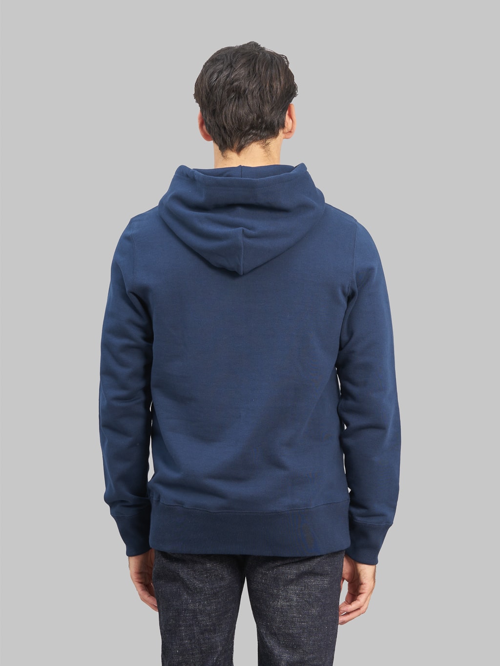 Merz b schwanen loopwheeled hoodie ink blue model back fit