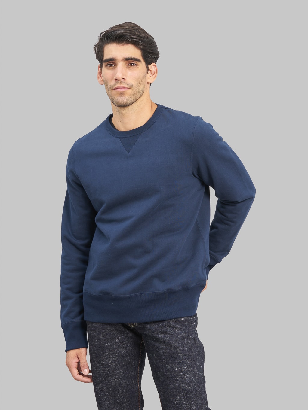 Merz B Schwanen loopwheeled swearshirt heavy ink blue model fit