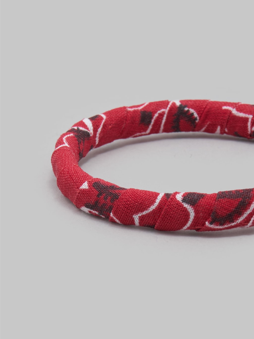 mikia bandana bracelet red closeup