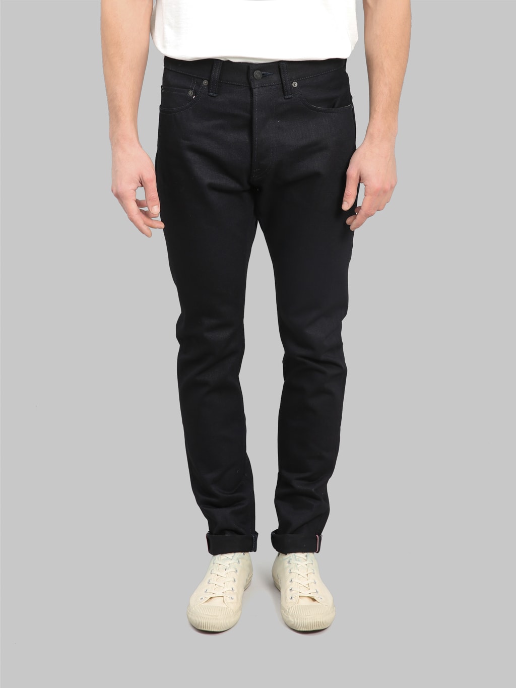 momotaro 0306 indigo x black tight tapered selvedge jeans front fit