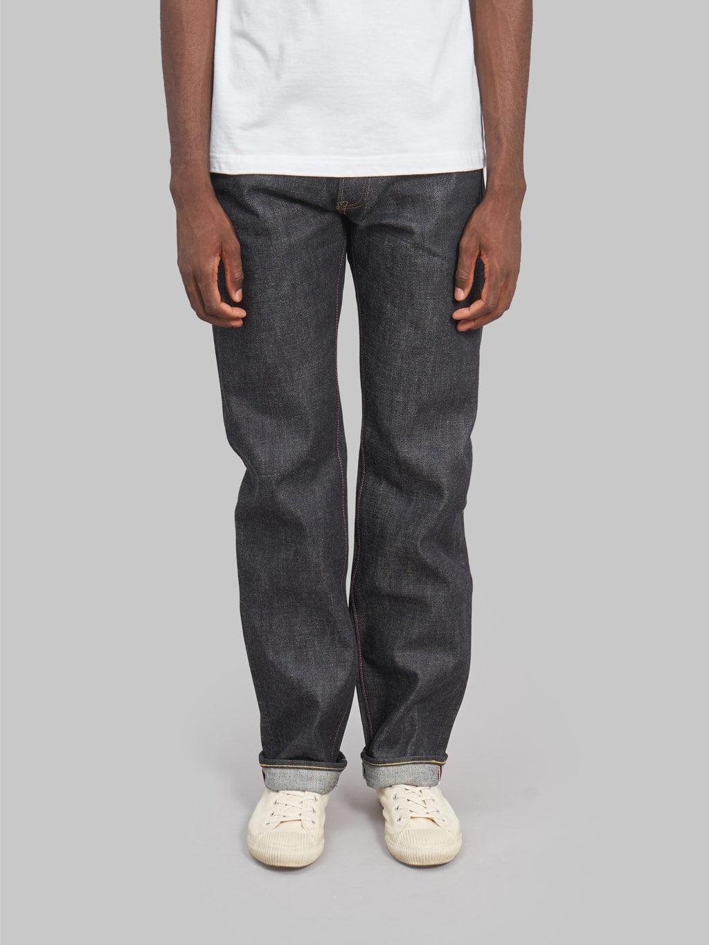 momotaro 0906 v classic straight jeans front look